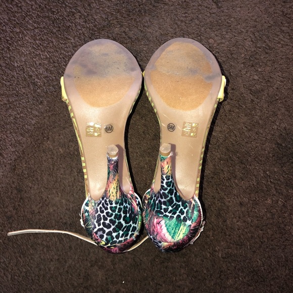 High Heels - Picture 3 of 5